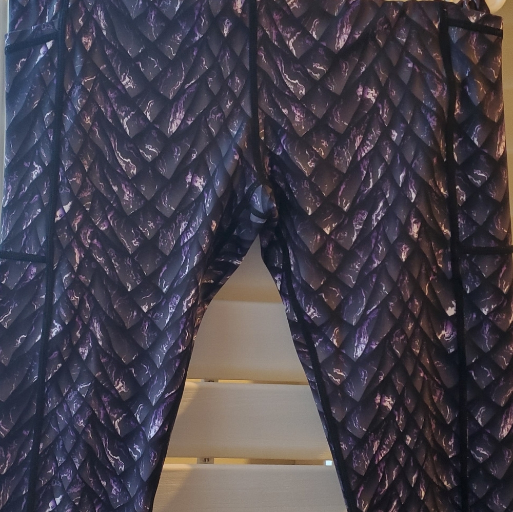 Dragon scale Med. CVG capris